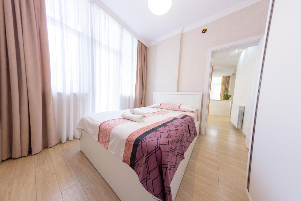 5 Apartment In One Boulding - Near Stadium Batumi Esterno foto