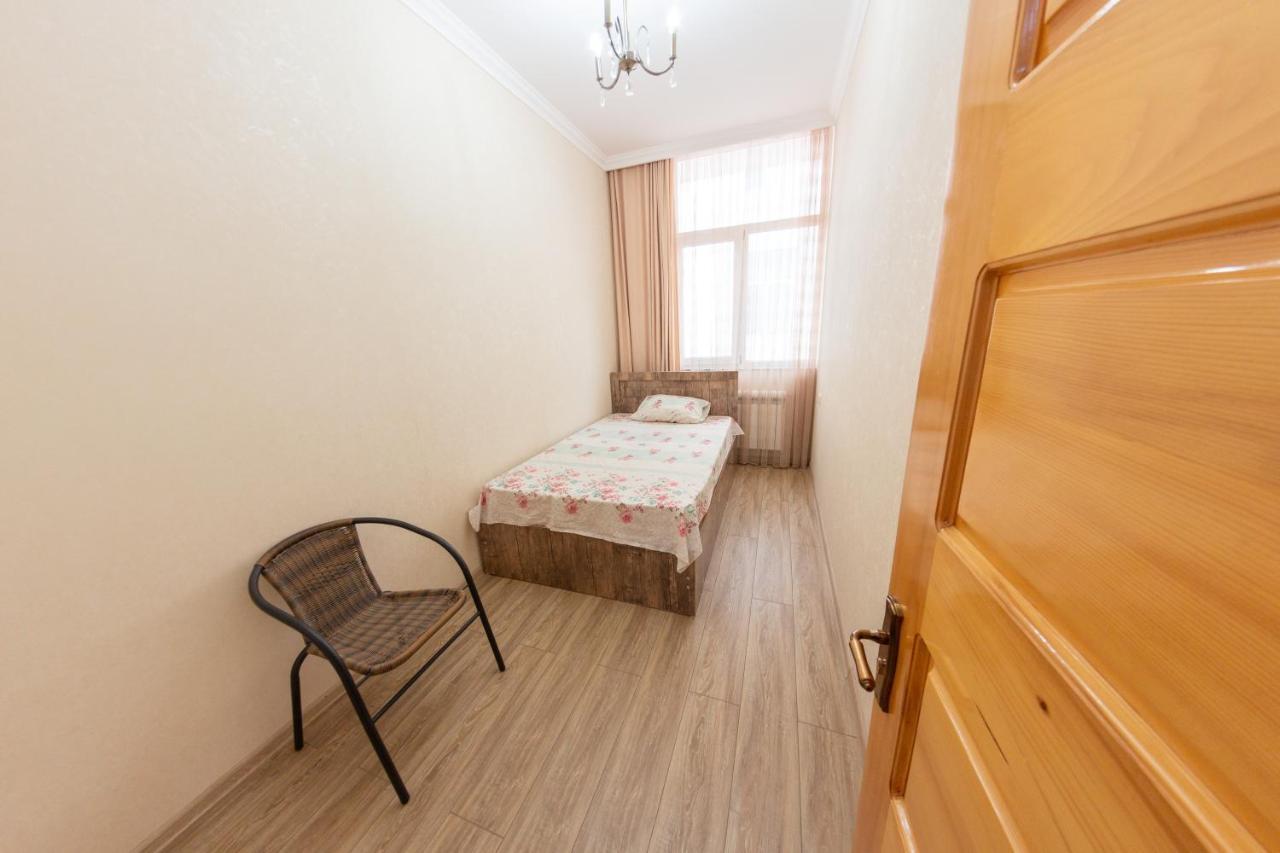 5 Apartment In One Boulding - Near Stadium Batumi Esterno foto
